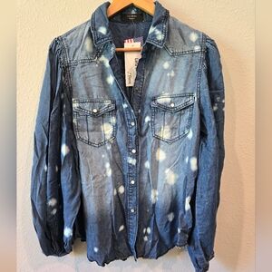 NWT Lana Collection by Yossi Snap front denim shirt